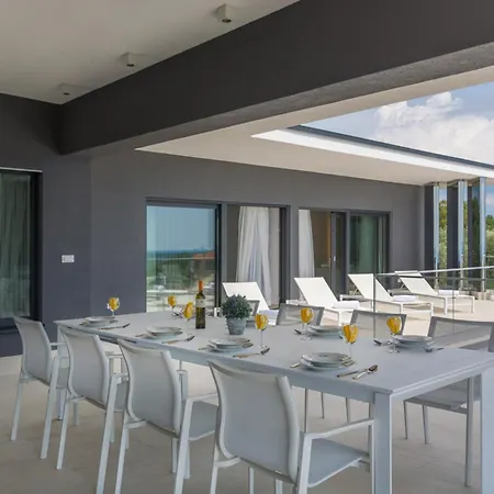 Gabrijela For 10 People Near Novigrad With 66 M2 Heated Pool And Sea View Villa Kaštelir