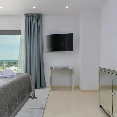 Villa Gabrijela For 10 People Near Novigrad With 66 M2 Heated Pool And Sea View Kaštelir