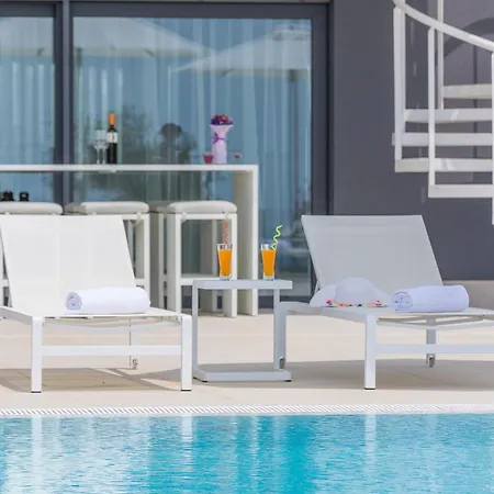 Gabrijela For 10 People Near Novigrad With 66 M2 Heated Pool And Sea View
