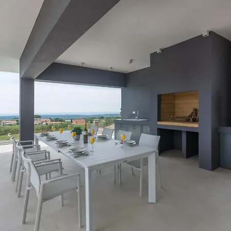 Gabrijela For 10 People Near Novigrad With 66 M2 Heated Pool And Sea View * Kaštelir