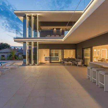 Villa Gabrijela For 10 People Near Novigrad With 66 M2 Heated Pool And Sea View Kaštelir