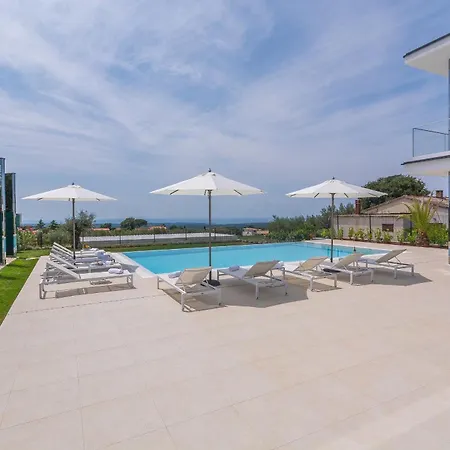 Gabrijela For 10 People Near Novigrad With 66 M2 Heated Pool And Sea View Villa *