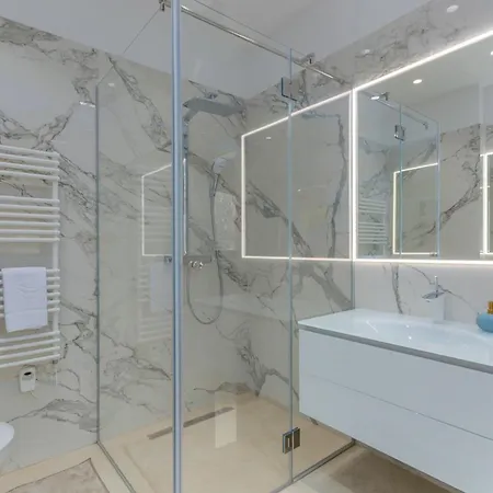 Gabrijela For 10 People Near Novigrad With 66 M2 Heated Pool And Sea View *