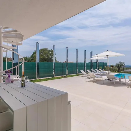 Gabrijela For 10 People Near Novigrad With 66 M2 Heated Pool And Sea View Villa Kaštelir