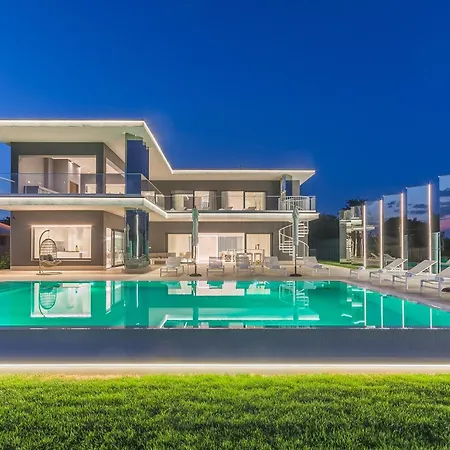 Villa Gabrijela For 10 People Near Novigrad With 66 M2 Heated Pool And Sea View Kaštelir