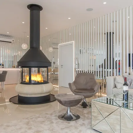 Gabrijela For 10 People Near Novigrad With 66 M2 Heated Pool And Sea View Villa *
