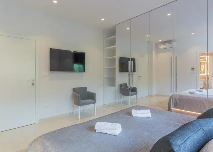 Gabrijela For 10 People Near Novigrad With 66 M2 Heated Pool And Sea View