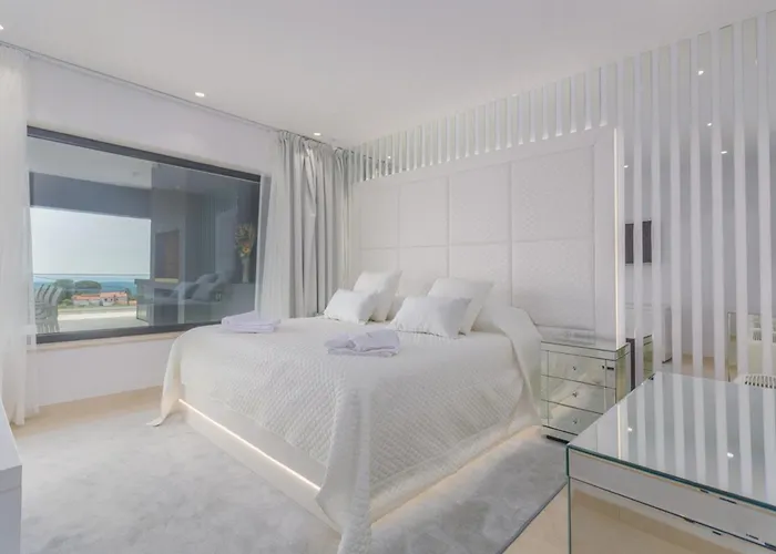 Gabrijela For 10 People Near Novigrad With 66 M2 Heated Pool And Sea View Villa