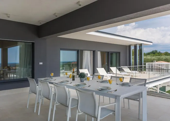 Gabrijela For 10 People Near Novigrad With 66 M2 Heated Pool And Sea View Villa Kaštelir