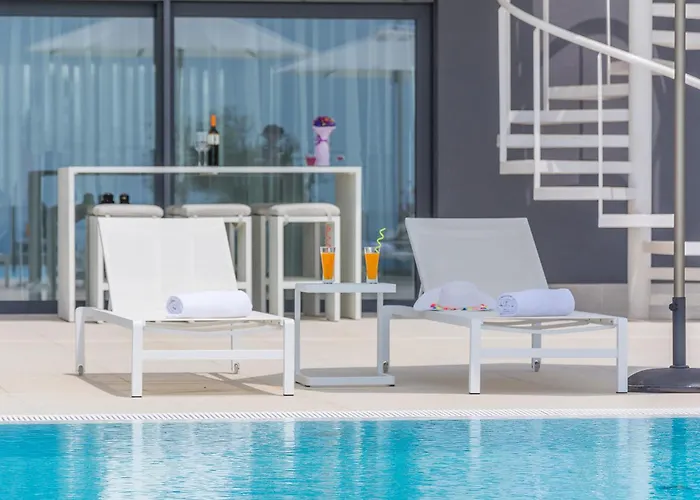 Gabrijela For 10 People Near Novigrad With 66 M2 Heated Pool And Sea View