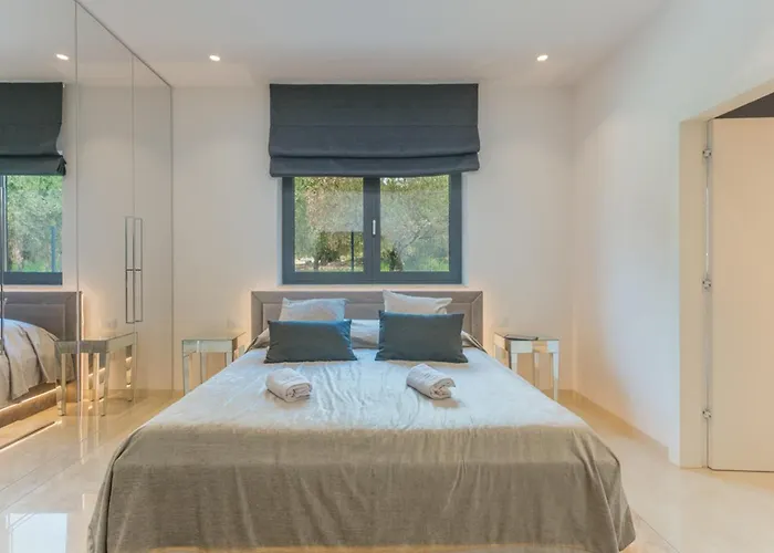 Gabrijela For 10 People Near Novigrad With 66 M2 Heated Pool And Sea View Villa Kaštelir