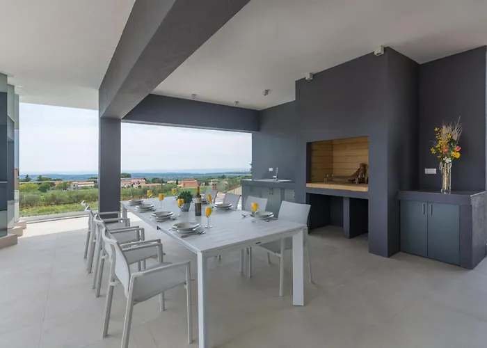 Gabrijela For 10 People Near Novigrad With 66 M2 Heated Pool And Sea View * Kaštelir