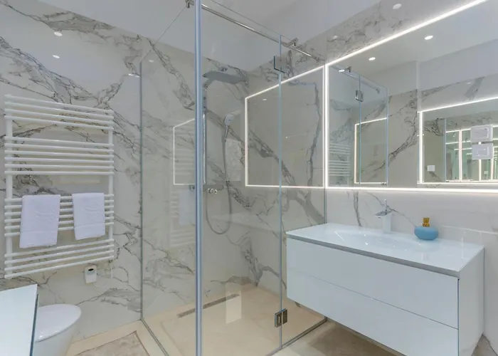 Gabrijela For 10 People Near Novigrad With 66 M2 Heated Pool And Sea View *