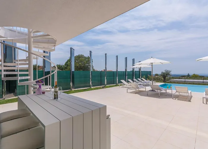 Gabrijela For 10 People Near Novigrad With 66 M2 Heated Pool And Sea View Villa Kaštelir