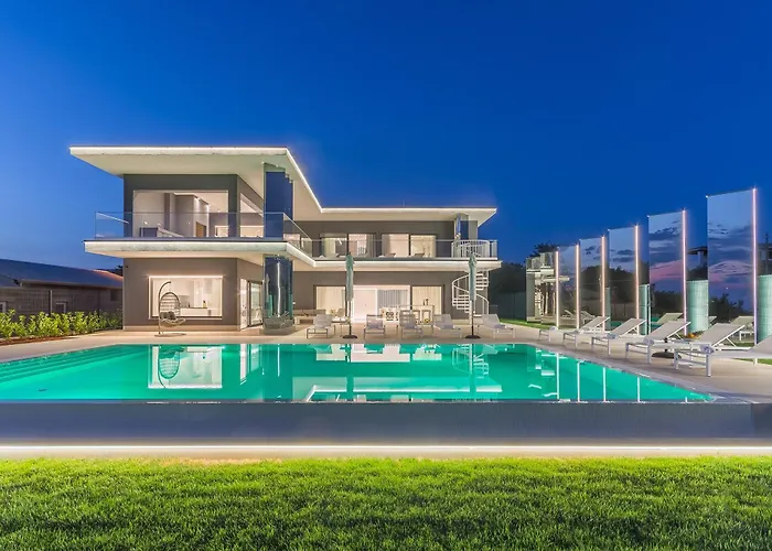 Villa Gabrijela For 10 People Near Novigrad With 66 M2 Heated Pool And Sea View Kaštelir