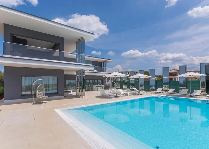 Villa Gabrijela For 10 People Near Novigrad With 66 M2 Heated Pool And Sea View *