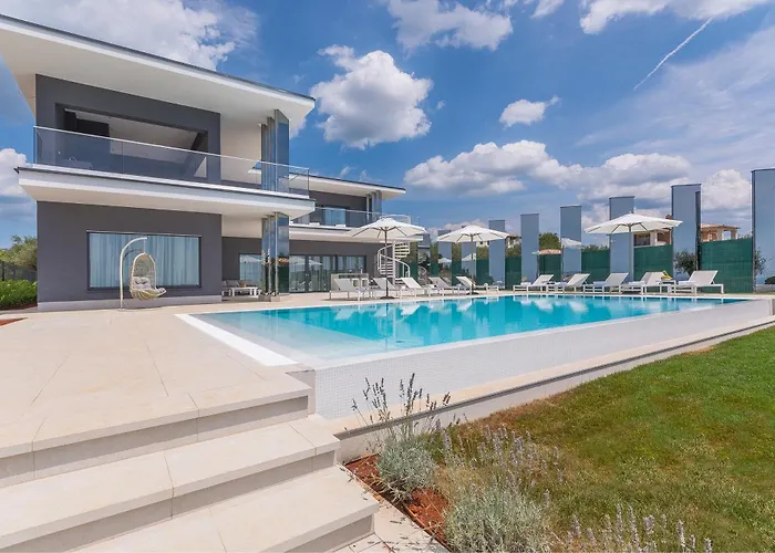Gabrijela For 10 People Near Novigrad With 66 M2 Heated Pool And Sea View Villa Kaštelir